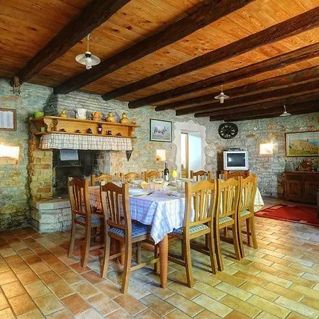 Vikendica Authentic Istrian Casa With Pool Ideal For Families With Kids Or Group Of Friends Foli