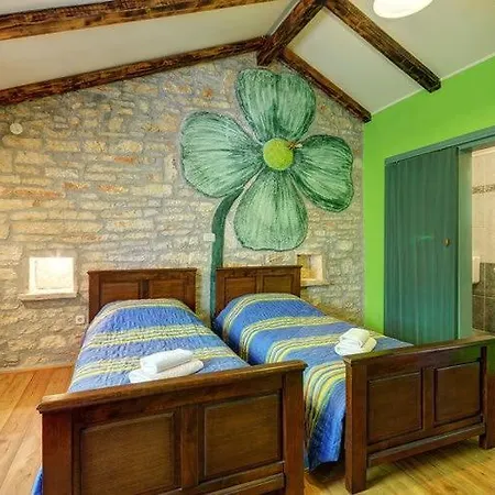 Authentic Istrian Casa With Pool Ideal For Families With Kids Or Group Of Friends Foli